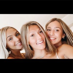 Meet your Posher, Olivia